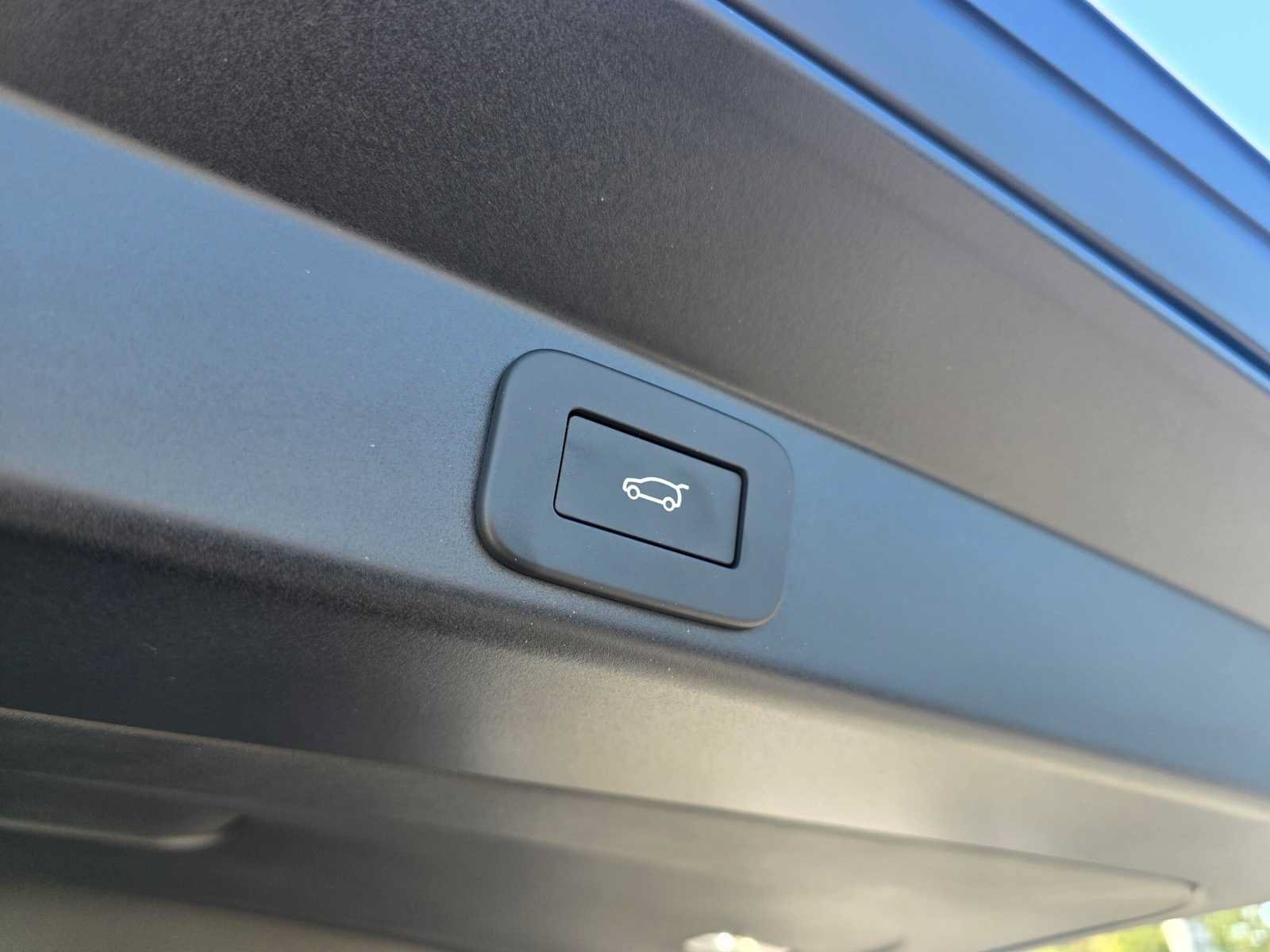 New 2026 Land Rover Range Rover Sport SE AWD/4WD image 15