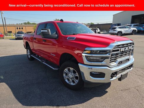 Used 2026 RAM 2500 Big Horn AWD/4WD image 2