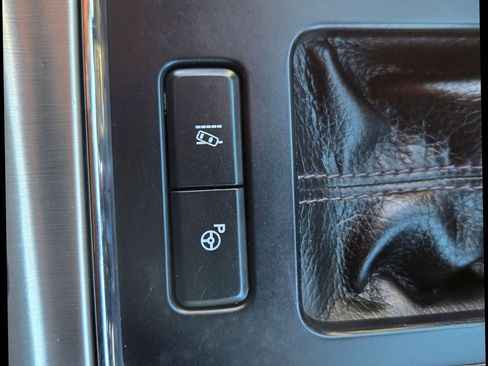 Used 2015 Ford F150 Platinum w/ Equipment Group 701A Luxury image 20