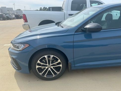 Used 2025 Volkswagen Jetta Sport image 2
