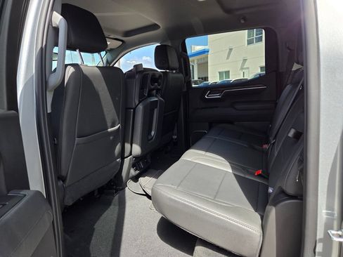 Used 2026 GMC Sierra 1500 SLT AWD/4WD image 11