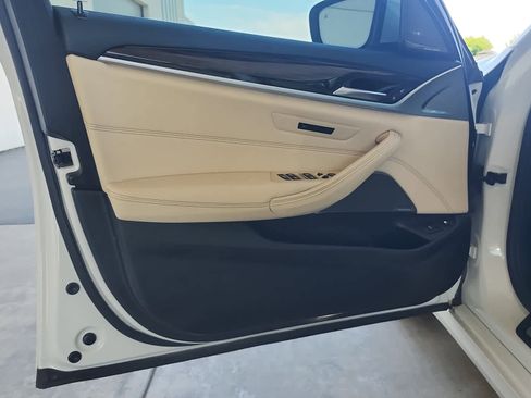 Used 2023 BMW 530e w/ Premium Package RWD image 11