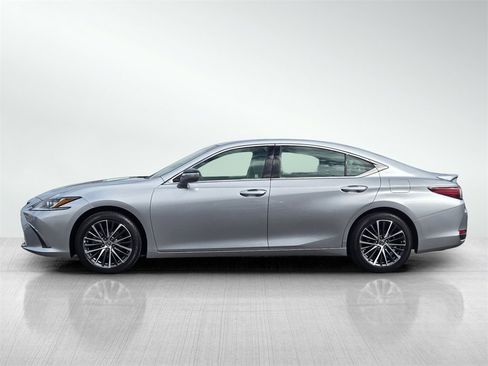 Used 2023 Lexus ES 300h w/ Premium Package image 7
