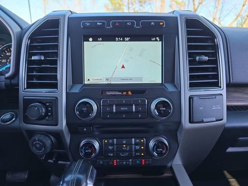 Used 2018 Ford F150 Lariat w/ Equipment Group 502A Luxury image 26