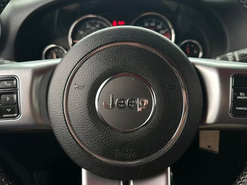 Used 2016 Jeep Wrangler Rubicon image 26