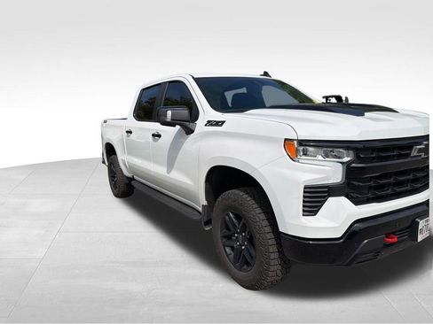 Used 2024 Chevrolet Silverado 1500 LT Trail Boss w/ Convenience Package II image 8