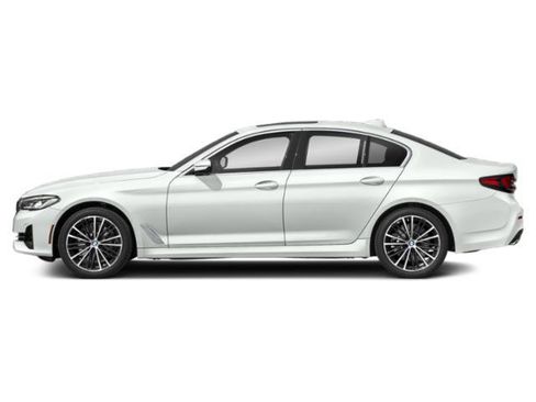 Used 2022 BMW 540i w/ M Sport Package RWD image 3