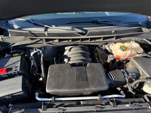 Used 2021 GMC Yukon XL AT4 w/ Technology Package image 10