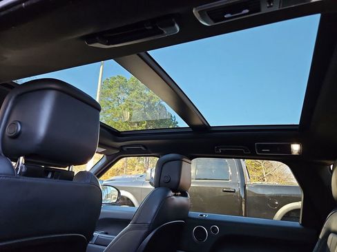 Used 2019 Land Rover Range Rover Sport Supercharged image 24