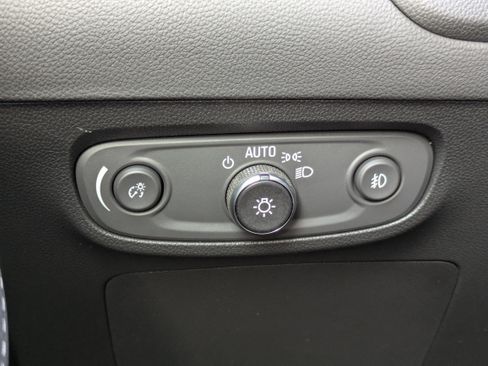 Used 2023 Buick Encore GX Essence w/ Experience Buick Package image 18