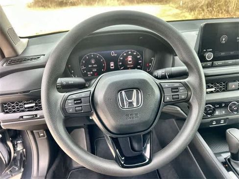 Certified 2025 Honda Accord SE image 17