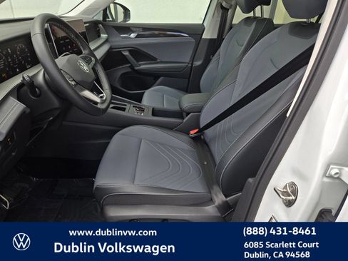 Certified 2026 Volkswagen Tiguan SE AWD/4WD image 17