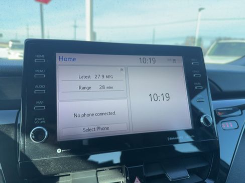 Used 2021 Toyota Camry XLE image 18