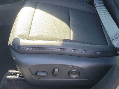 New 2026 Chevrolet Equinox EV LT image 14