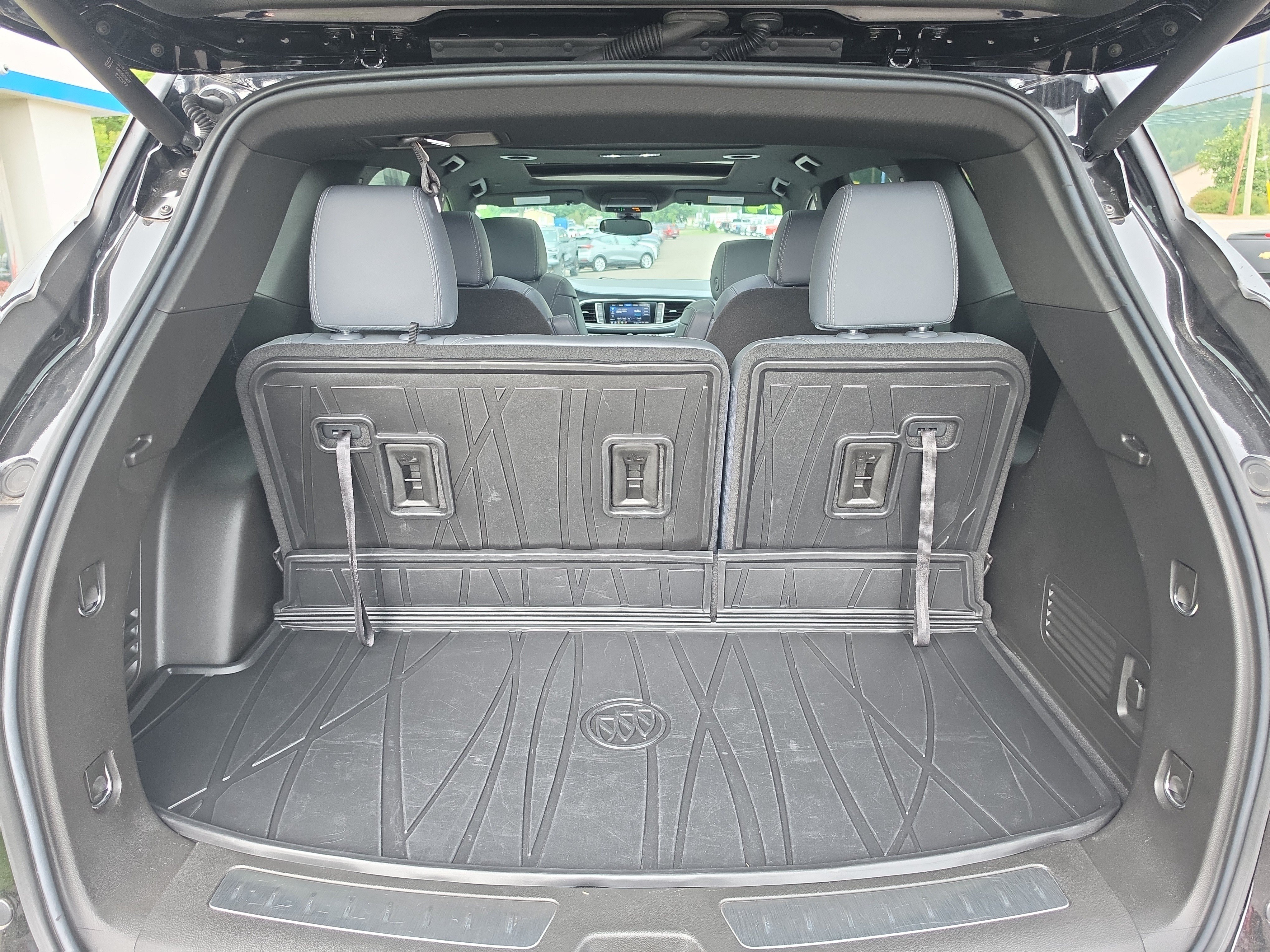 Used 2024 Buick Enclave Essence w/ Experience Buick Package AWD/4WD image 5
