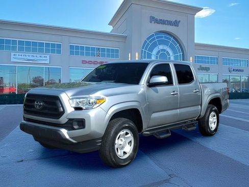 Used 2023 Toyota Tacoma SR AWD/4WD image 1
