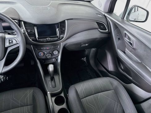Used 2018 Chevrolet Trax LT FWD image 25