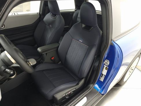 Used 2025 MINI Cooper S FWD image 10