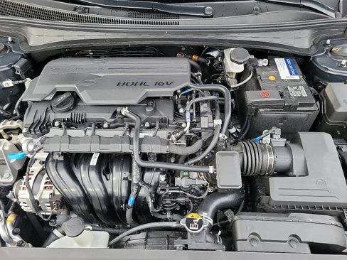 Certified 2025 Hyundai Elantra Sport image 19