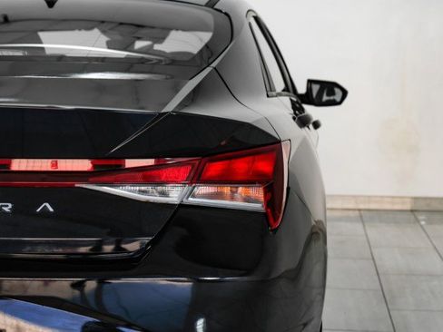 Used 2021 Hyundai Elantra SE w/ Cargo Package image 44