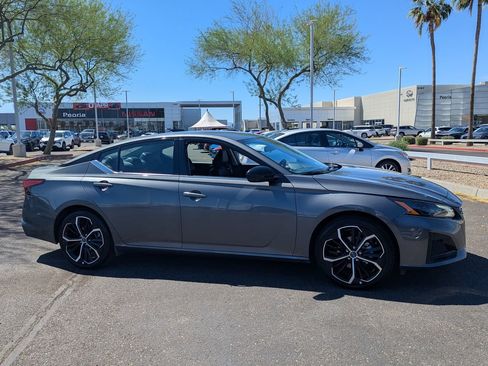 Certified 2025 Nissan Altima 2.5 SR FWD image 6