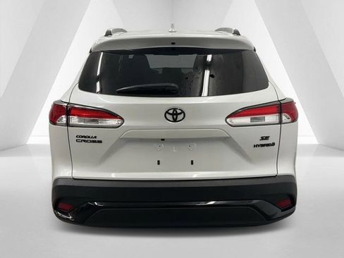 Used 2024 Toyota Corolla Cross AWD Hybrid w/ Moonroof Package image 6