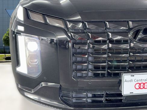 Used 2024 Hyundai Palisade Calligraphy image 11