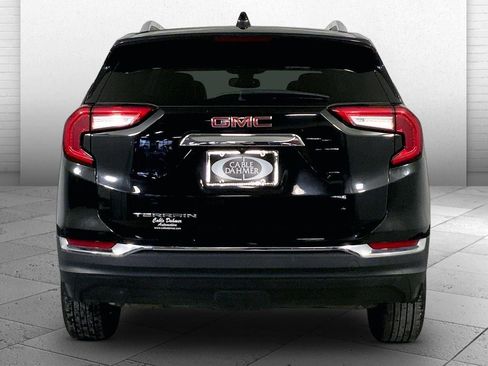 Used 2024 GMC Terrain SLT image 3