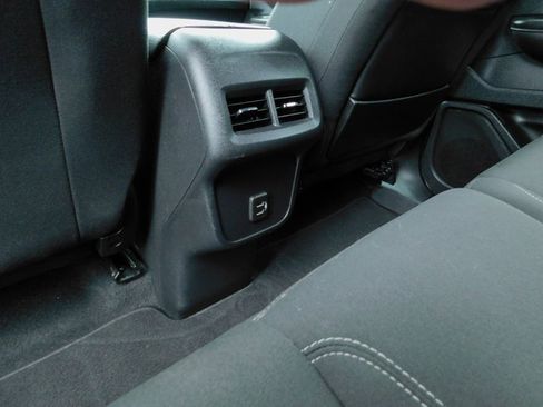 Used 2022 GMC Terrain SLE image 21