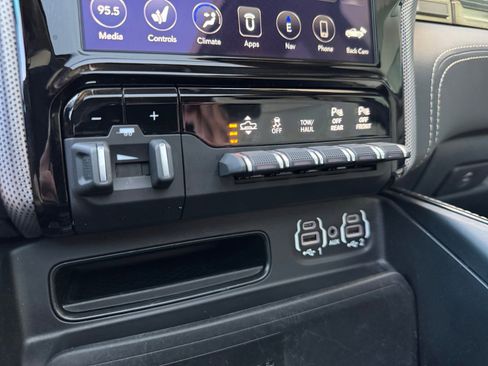 Used 2021 RAM 1500 Limited AWD/4WD image 31