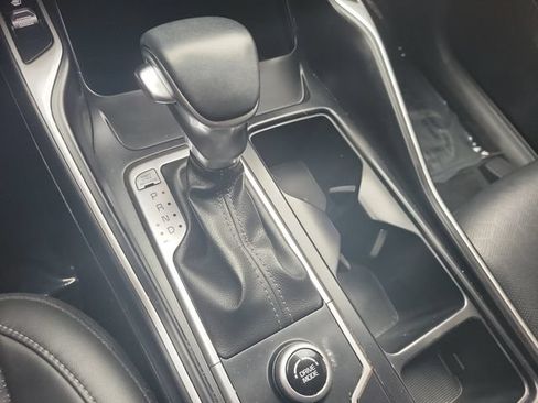 Used 2022 Kia Sorento S w/ Panoramic Sunroof Package FWD image 31