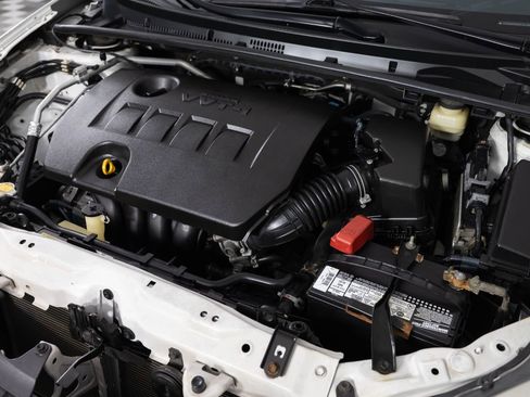 Used 2015 Toyota Corolla LE image 41