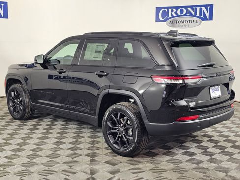 New 2025 Jeep Grand Cherokee Limited image 3