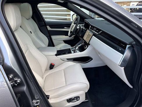 New 2026 Jaguar F-PACE R-Dynamic S image 9