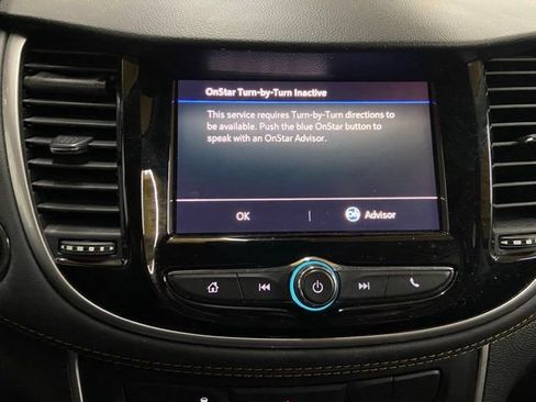 Used 2022 Chevrolet Trax LT w/ LT Convenience Package AWD/4WD image 33