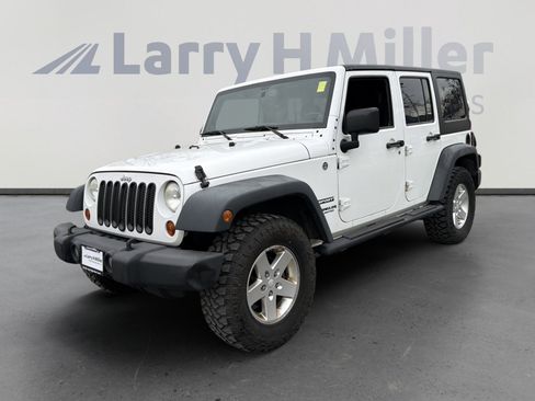 Used 2013 Jeep Wrangler Unlimited Sport image 4