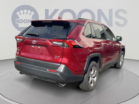 Used 2025 Toyota RAV4 XLE AWD/4WD image 7