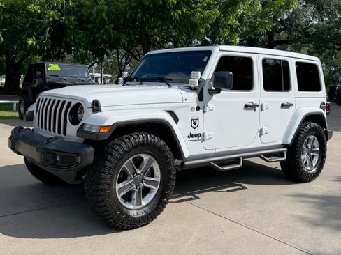 Used 2021 Jeep Wrangler Unlimited Sahara AWD/4WD image 3