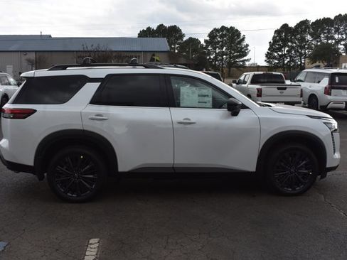 New 2026 Nissan Pathfinder SL w/ SL Premium Package image 4