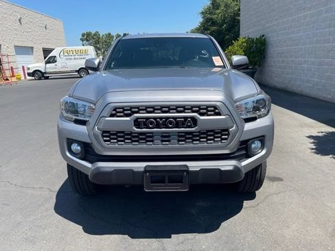 Certified 2021 Toyota Tacoma TRD Off-Road w/ Technology Package AWD/4WD image 2