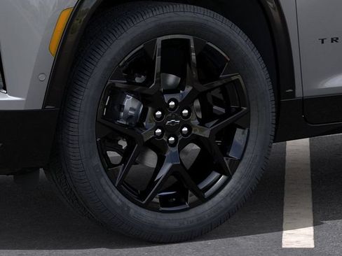 New 2026 Chevrolet Traverse RS w/ LPO, Floor Liner Package AWD/4WD image 9