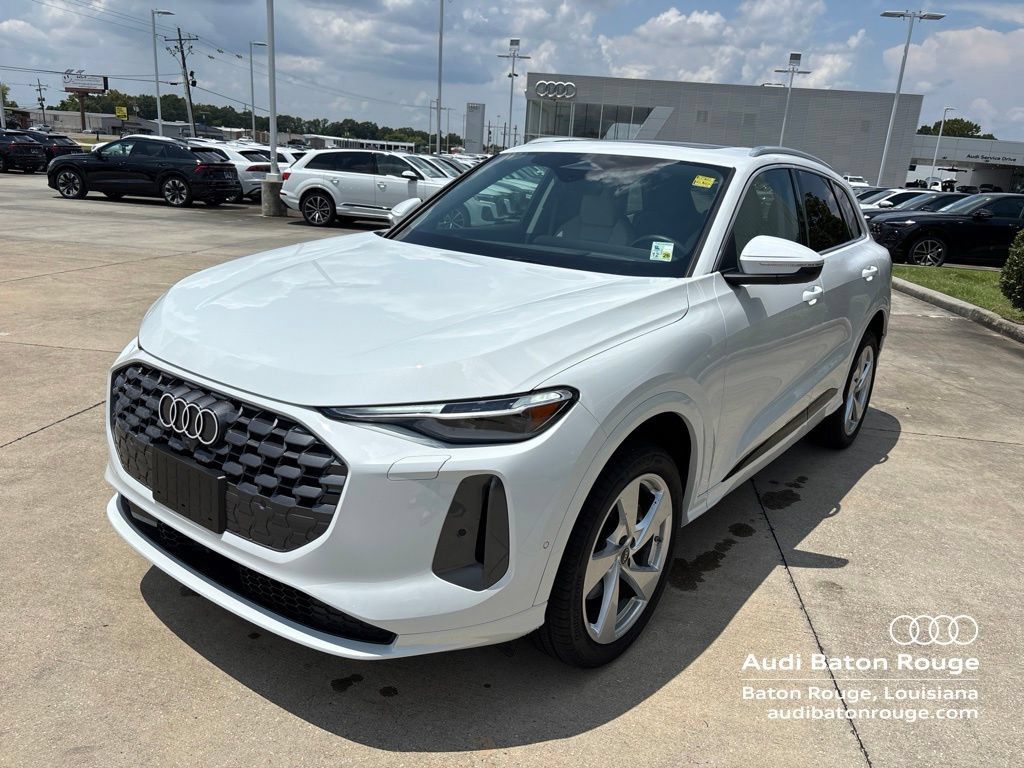 Used 2025 Audi Q5 Premium Plus w/ Premium Plus AWD/4WD image 1