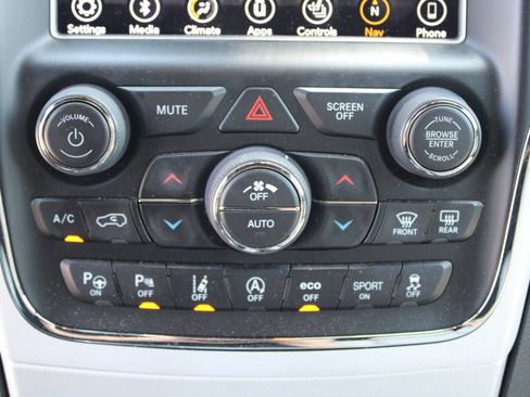 Used 2018 Jeep Grand Cherokee Limited AWD/4WD image 22
