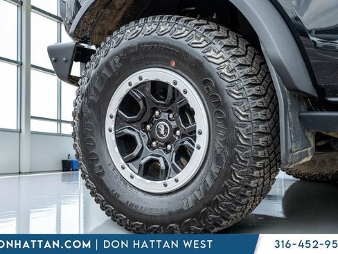 Used 2024 Ford Bronco Badlands w/ Sasquatch Package AWD/4WD image 37