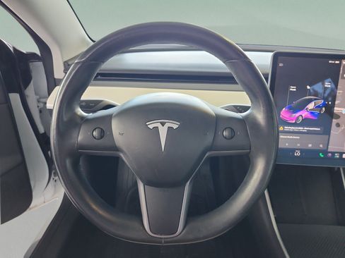Used 2018 Tesla Model 3 Long Range RWD image 9