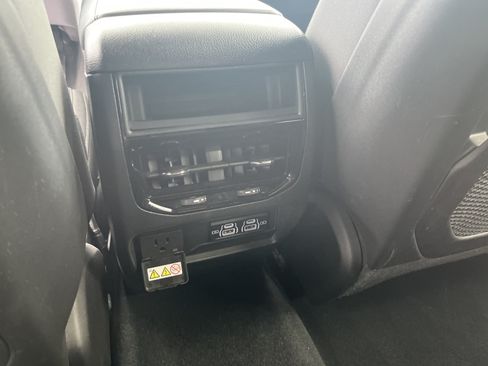 Used 2024 Jeep Grand Cherokee Laredo w/ Luxury Tech Group I AWD/4WD image 28