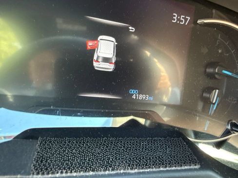 Used 2024 Toyota RAV4 XSE AWD/4WD image 5