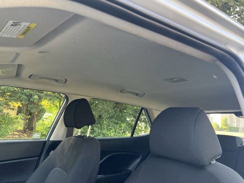 Used 2020 Hyundai Venue SE image 18