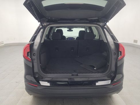 Used 2022 GMC Terrain SLE image 29