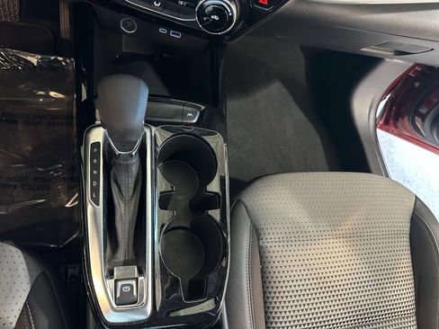 Used 2025 Chevrolet Trax LT image 40